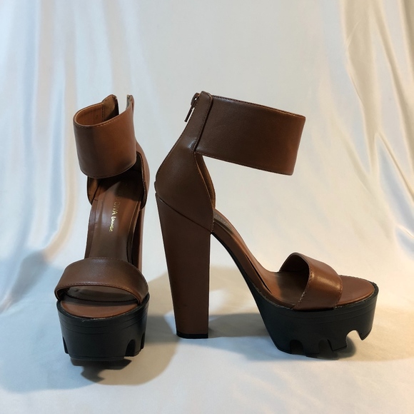 wild diva lounge platform sandals